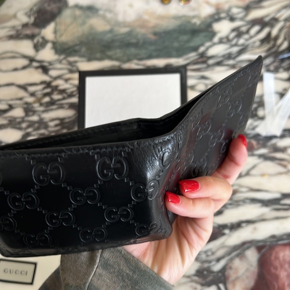 Authentic Gucci mens wallet w reciept - Picture 4 of 6